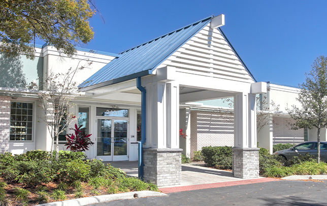Exterior building of Evolve in Orlando with veterans drug rehab program Fort Lauderdale